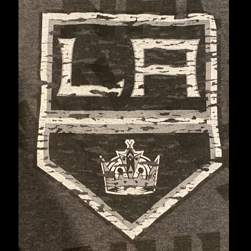 Women’s Los Angeles Kings V neck shirt - Picture 3 of 6